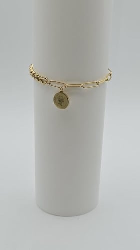 إسواره نسائية أنيقة مصنوعه من الستانلس ستيل عالي ا...