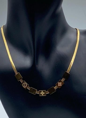 سلسال نسائي انيق مصنوع من الستانلس ستيل المقاوم لل...