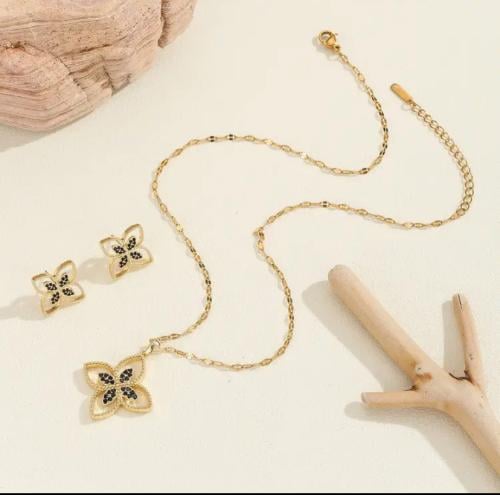 طقم مجوهرات فاخر من الفولاذ المقاوم للصدأ