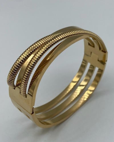 إسواره نسائية راقيه مصنوعه الستانلس ستيل المتين, م...