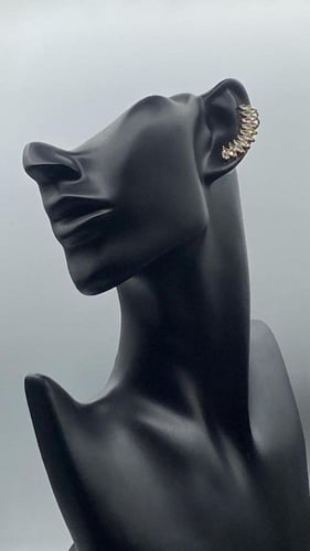 حلق نسائي بتصميم يغطي كامل الاذن. موديل 001-5