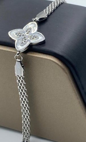 إسواره نسائية أنيقة مصنوعه من الستانلس ستيل عالي ا...