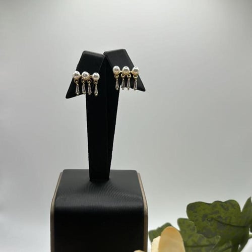 حلق نسائيJEWELRY أنيق بتصميمه العصري والراقي, مودي...