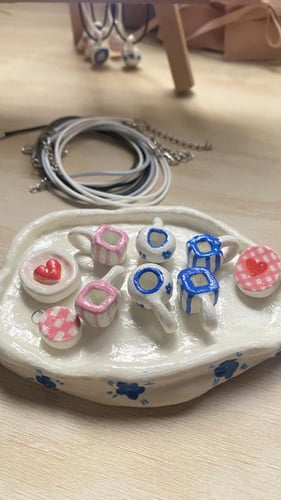 تعليقة كوب صغير.