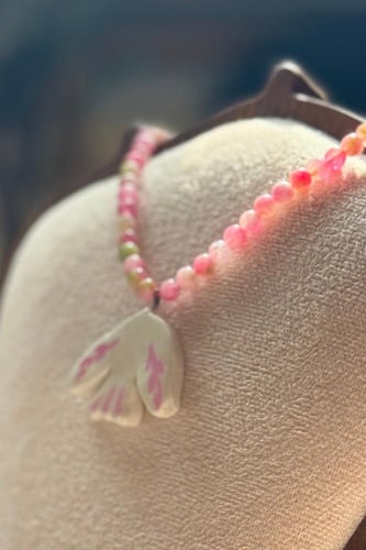 لؤلؤ وردي مع طير