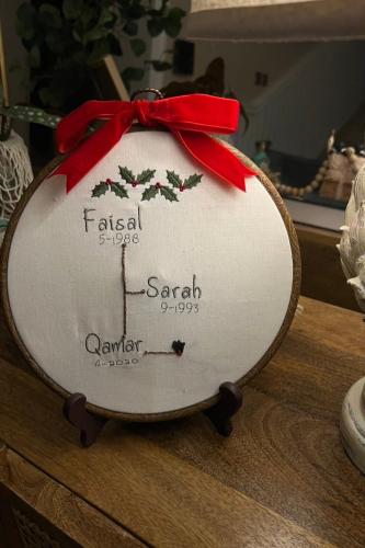 لوحة العائلة خياطة يدوية.