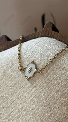 إسورة ذهبية.