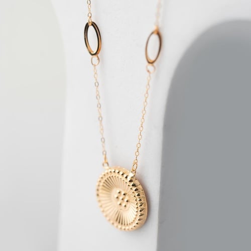 قلادة ذهب عيار 21 تصميم فريد وأنيق (NC.6166)