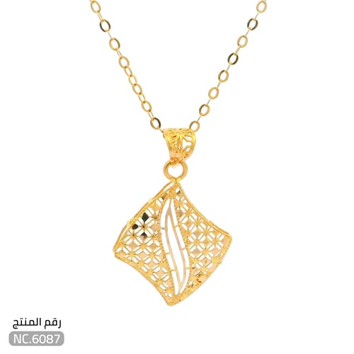 قلادة ذهب عيار 21 تصميم منحني بنقوش فخمة (NC.6087)