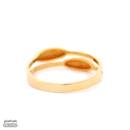 خاتم ذهب عيار 18 تصميم مفتوح يجمع بين النعومة والج...