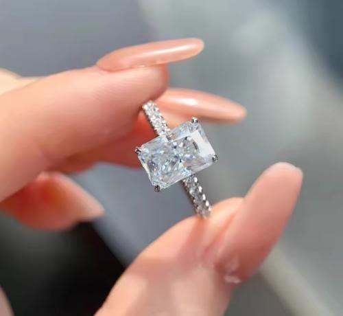 خاتم مويسانيتي