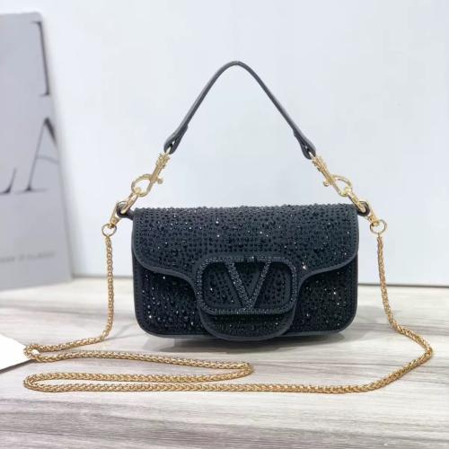 شنطة فالنتينو