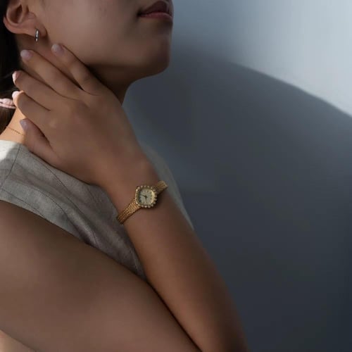 ساعة ديلارا ذهبي