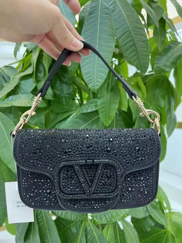 شنطة فالنتينو