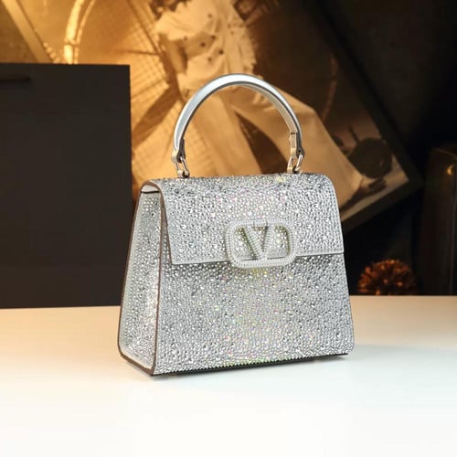 شنطة فالنتينو