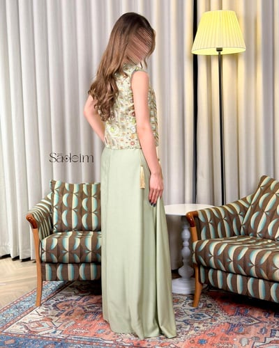 جلابيه بلون اخضر فاتح بتطريزات متناغمة