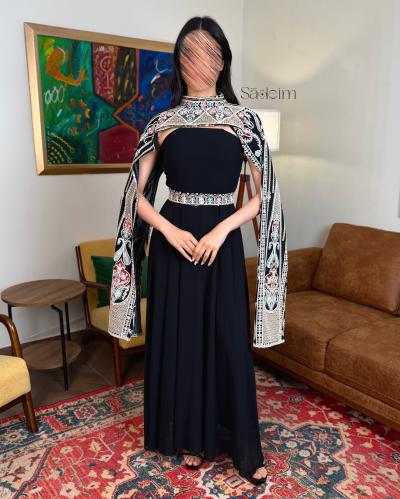 جلابية سوداء بكاب تراثي