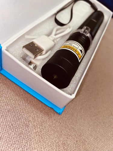 ليزر اخضر قابل لاعادة الشحن USB