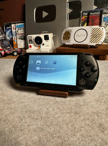 PSP 3000 نسخة مونستر هنتر (أسود و ذهبي ) (توفير)
