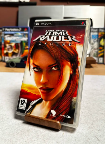 LARA TOMB RAIDER LEGEND - PSP - PAL