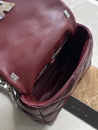 LV لويس فيتون