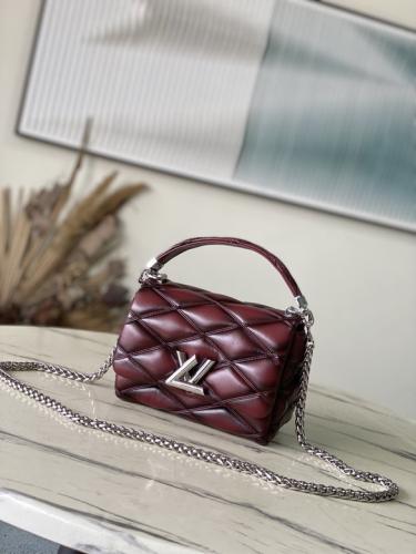 LV لويس فيتون