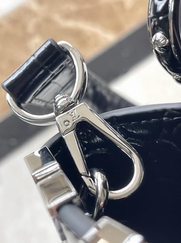 LV لويس فيتون Capucines مقاس27