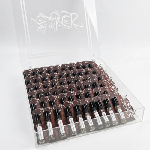 كرت كل عام وانتم بخير مع عطر