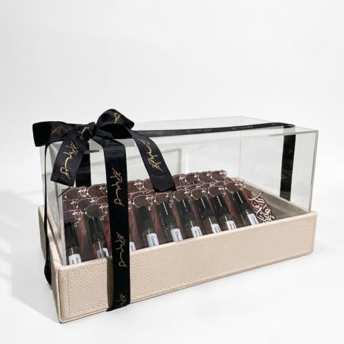 كرت كل عام وانتم بخير مع عطر