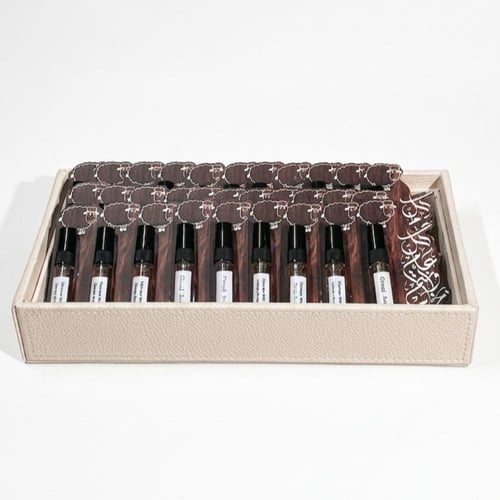 كرت كل عام وانتم بخير مع عطر