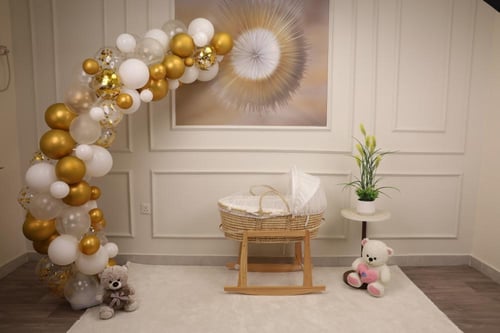 سلة موسى قش بقماش أوف وايت كسرات – مهد مواليد أنيق...