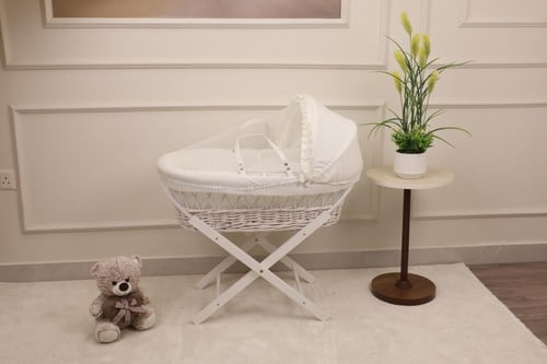 سلة موسى خيزران ابيض قماش مقلم