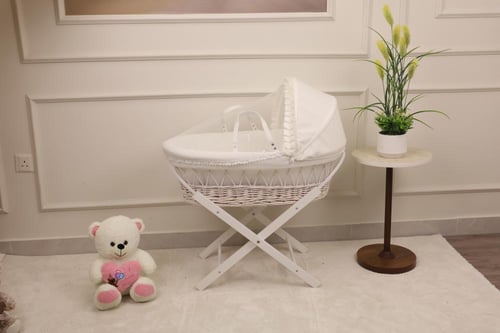 سلة موسى خيزران ابيض قماش فيسبوك