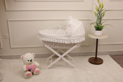 سلة موسى خيزران أبيض قطن أوف وايت وكلفة – مهد موال...