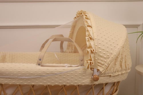 سلة موسى خيزران خشبي قماش حبوب الرمان بيج – مهد مو...