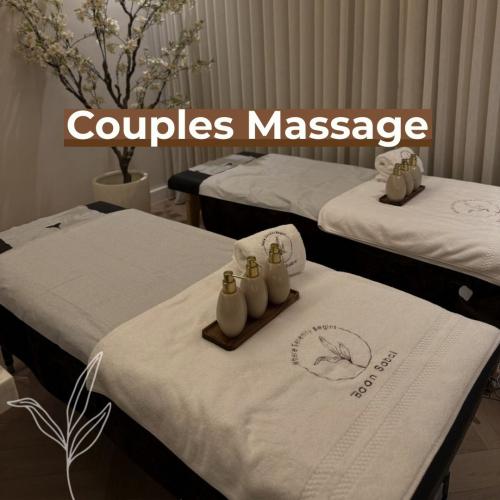 Couple Massage | Session of massage for the partne...