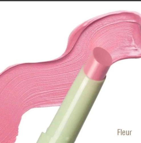 بيكسي بلسمشفاه ملون