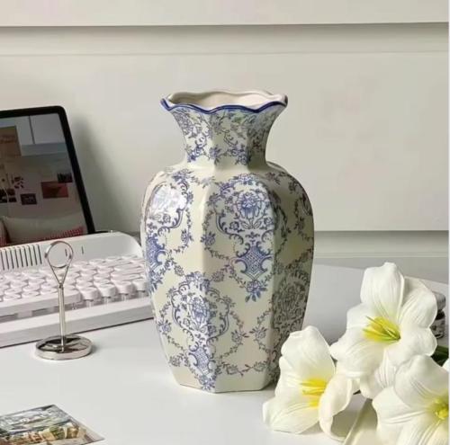 مزهرية مرسومة باليد مزهرية من البورسلين الأزرق وال...