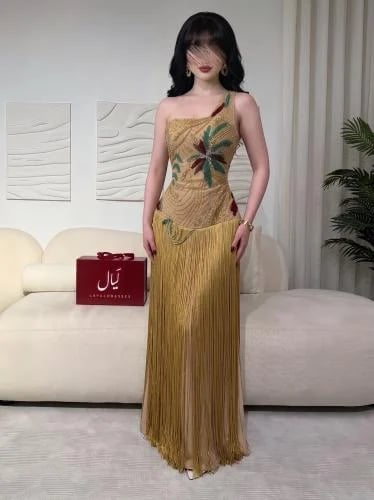 فستان سهرة ذهبي بقصة مستقيمة - اشرقت