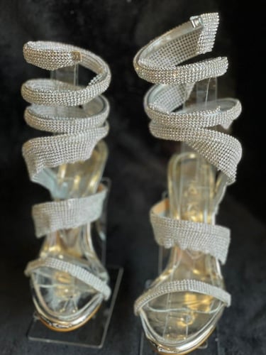 أحذية بلينغ - حذاء بحزام كريستالي SH-500