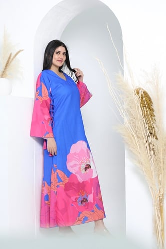 ثوب كتان ورود مزين بحبال جانبية كم طويل فري سايز