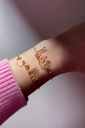 اسوارة انيقة بتصميم يدوي فاخر