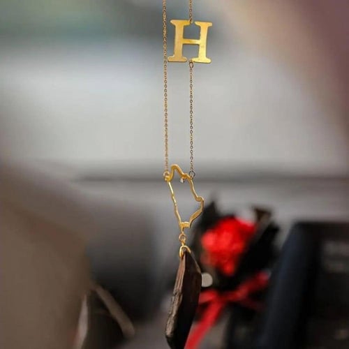 تعليقة كسرة العود شكل خريطة المملكة مع سيفين ونخله