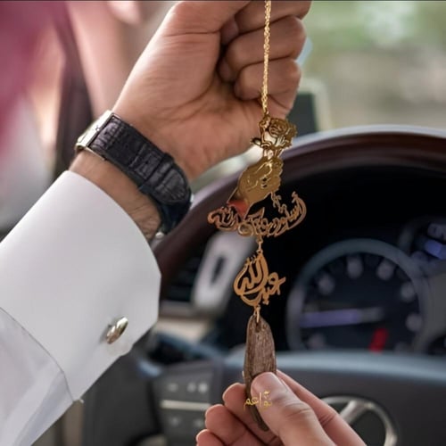 تعليقة سيارة بشكل ورده بكسرة العود الفاخرة