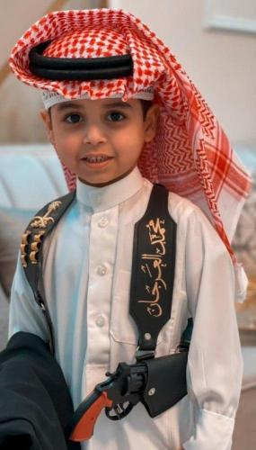 مجند اطفال بالاسم تطزيز فخم