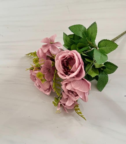 ربطة ورد رقم ( 15 )