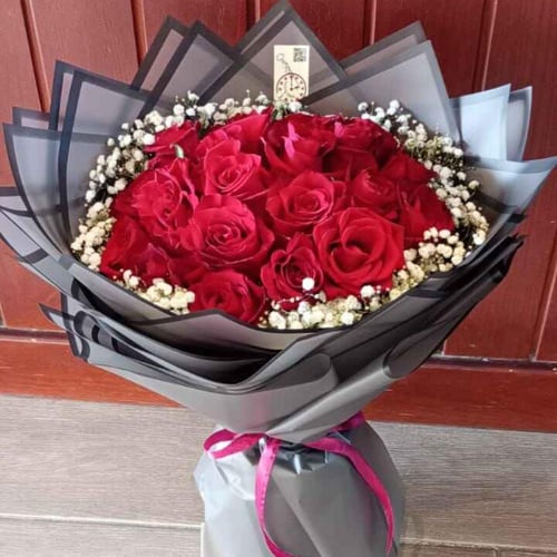 بوكيه ورد المليون ( ورد جوري بألوان متعددة)