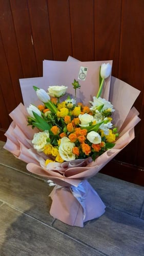 بوكيه ورد مكس أبيض وأصفر وبرتقالي