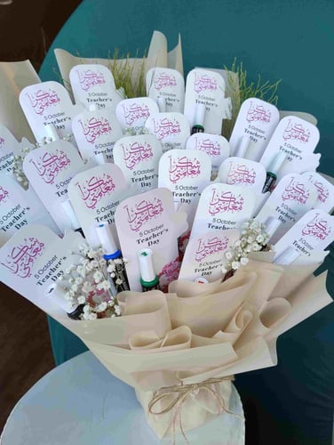 توزيعات يوم المعلم - بوكيه يحتوي على 30 توزيعة كرو...