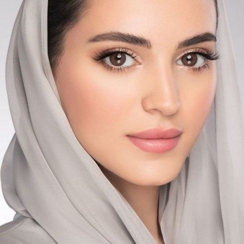 عدسات لاصقة ملونة من لنس مي -ديت